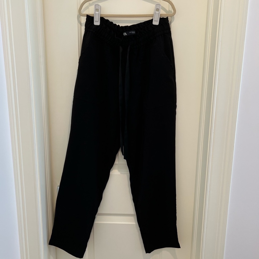 Zara black pants. Elastic waist. Good condition. Super comfortable for work.